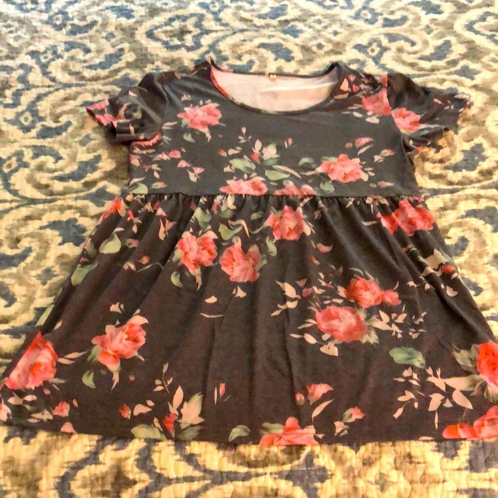 Short sleeve maternity top